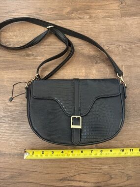 Benoss Milan Textured vegan Black Crossbody Bag with Gold Buckle